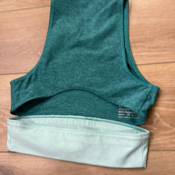 Outdoor Voices Tri-Tone Slashback Crop Top Bra - Picture 5 of 6